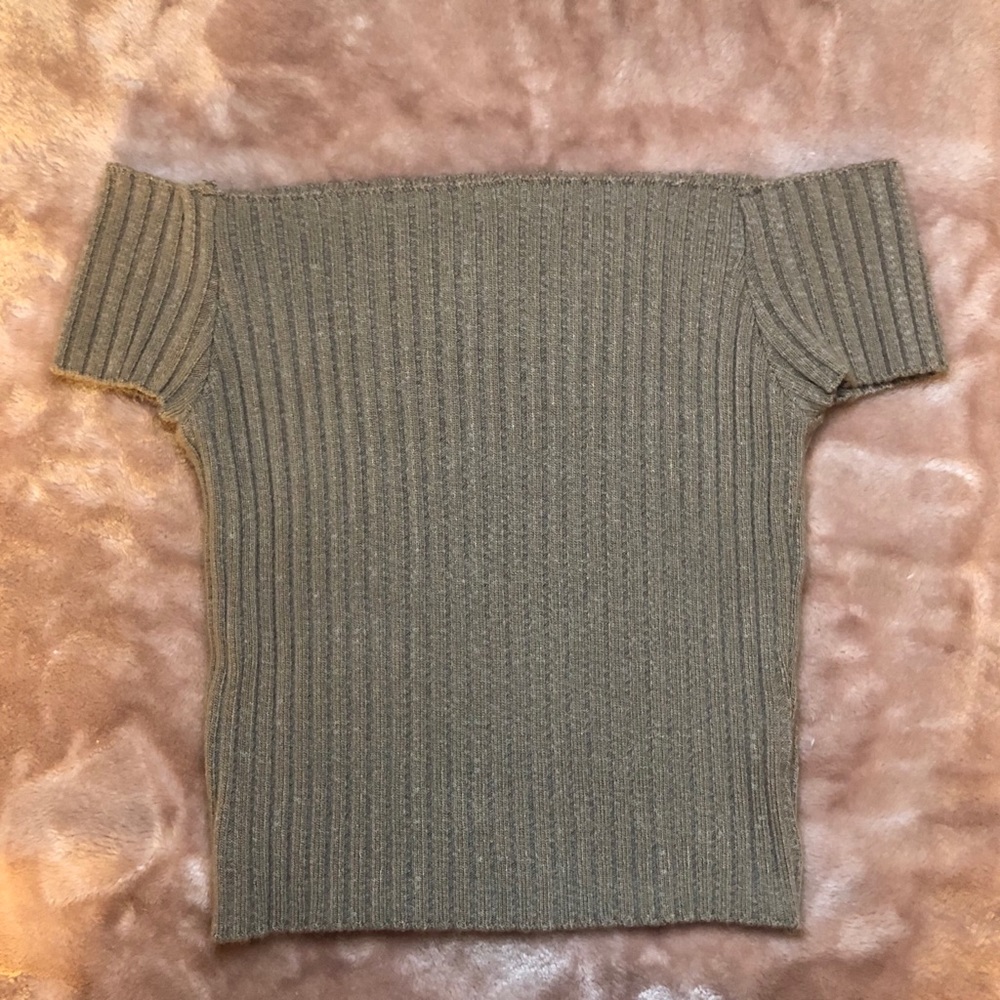 💖3/$15 Windsor Off the Shoulder Nude Top Small